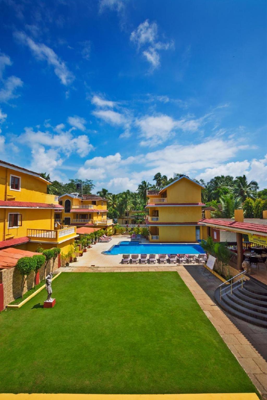 Marina Bay Beach Resort Кандолим Екстериор снимка