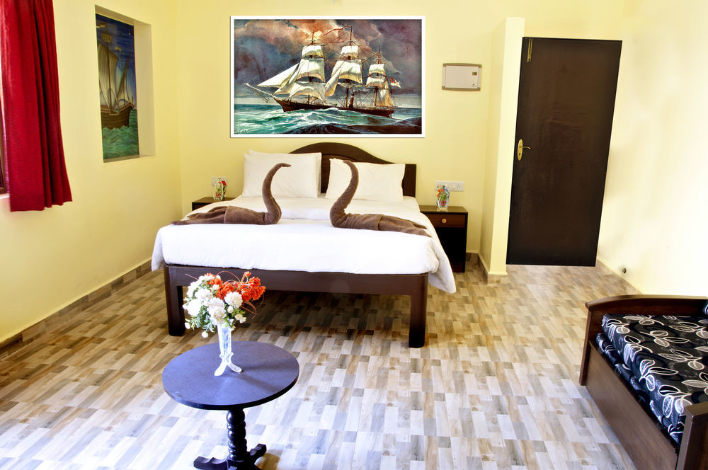 Marina Bay Beach Resort Кандолим Екстериор снимка
