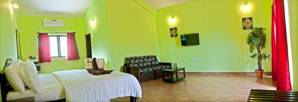 Marina Bay Beach Resort Кандолим Екстериор снимка
