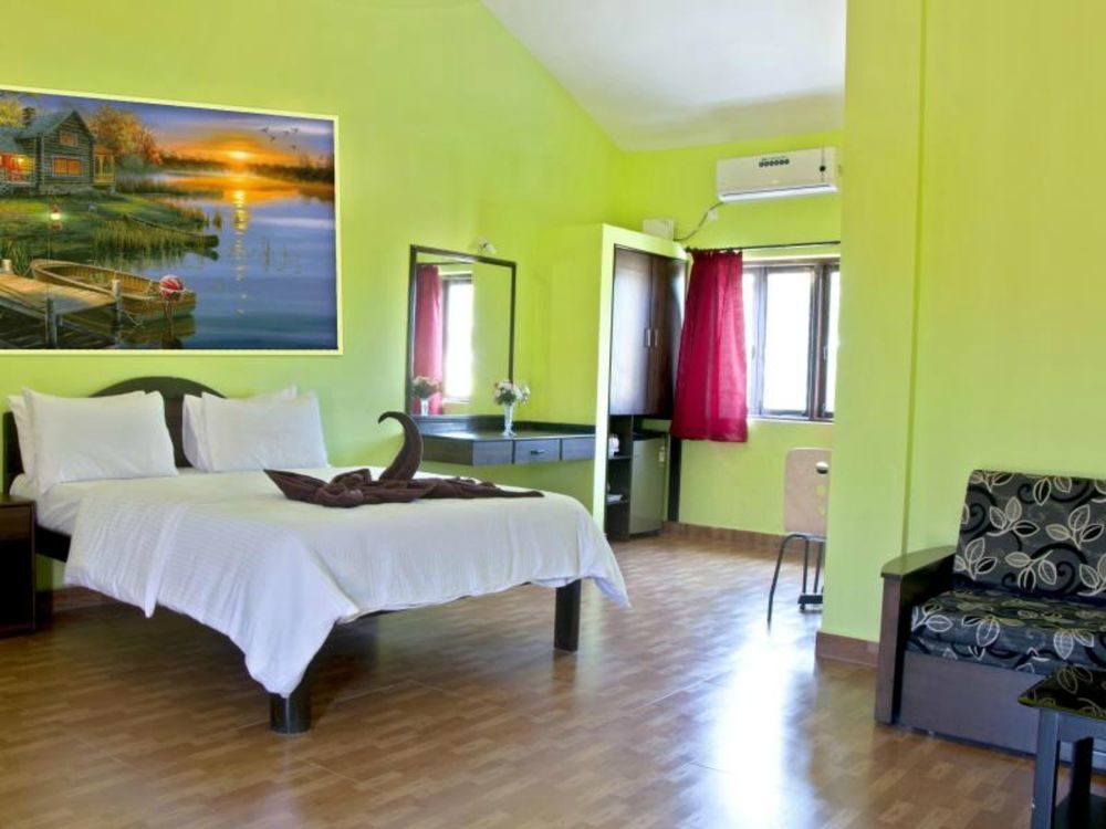 Marina Bay Beach Resort Кандолим Екстериор снимка