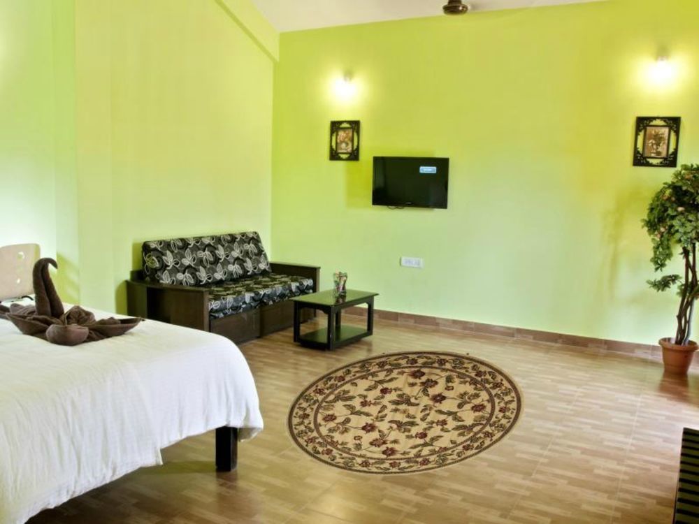 Marina Bay Beach Resort Кандолим Екстериор снимка